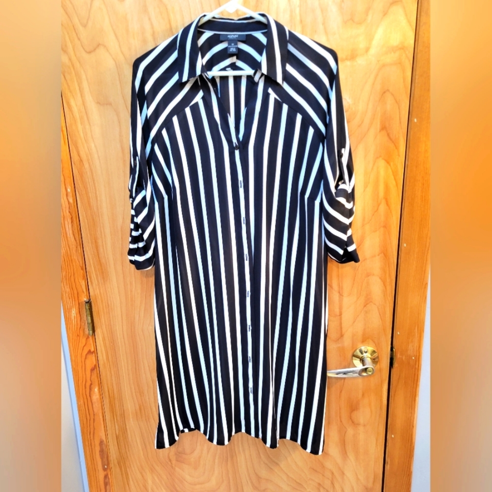1X Alfani black/white stripe extra long blouse 👚